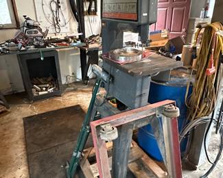Band saw