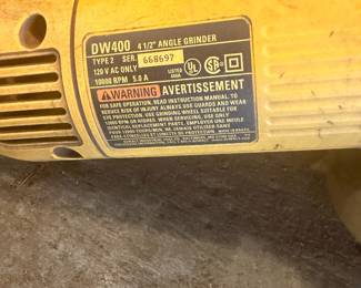 DEWALT DWE400 4-1/2" Small Angle Grinder. 