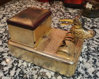 VINTAGE CIGARETE RETREIVER