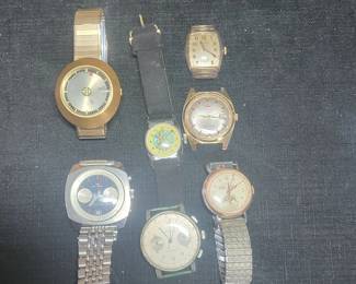 VINTAGE WRIST WATCHES