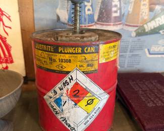 Justrite 1 Gallon Plunger Can (Model 10308), designed for safely dispensing flammable liquids and solvents. 