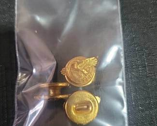 WW2 HONORABLE SERVICE LAPEL BUTTON