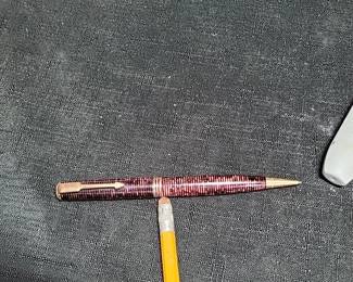 VINTAGE FOUNTAIN PENS