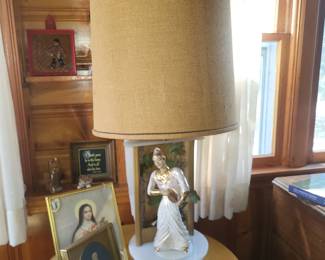 RETRO ASIAN TABLE LAMP