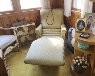 MCM CONTOUR LOUNGE CHAIR MASSAGE