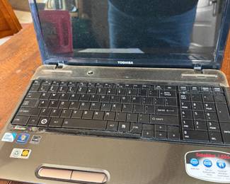 Toshiba Satellite 15.6" Intel Pentium P6200 4GB Memory DDR3 1066 Windows 7 Home Premium 64-bit 