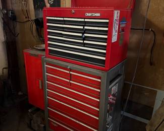 Craftsman rolling tool chest and cabinet combination