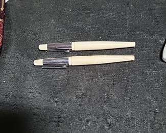 VINTAGE FOUNTAIN PENS