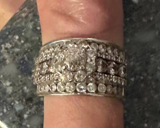 14kt white gold Wedding set. 2kts total diamond weight