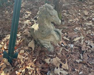 yard art horse