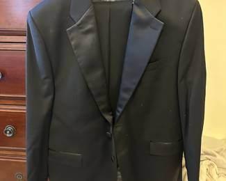 men Calvin Kline Tux 46R