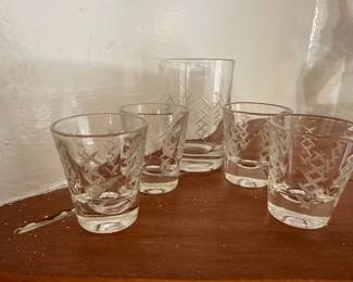 Javit Picket Cut V-Shape Bowl - Lot of (4) 2-1/4" Shot Glasses plus jigger glass