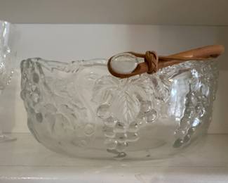 Italian Glass Basket, Vetreria Etrusca, Embossed Grapes Large Basket with Bamboo Handle, Vintage 1960