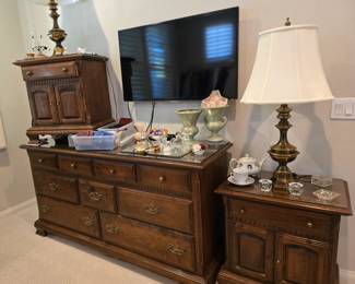 Vintage Ethan Allen solid wood bedroom set - includes low dresser, 2 nightstands, tall chest of drawers and tall lingerie chest