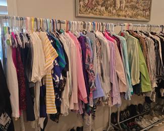 Ladies clothing (mostly size large / XL)
