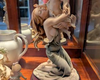 Giuseppe Armani figure