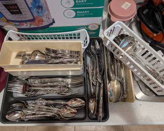 Michelangelo stainless flatware set