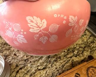 Vintage Pyrex Cinderella Gooseberry Bowl