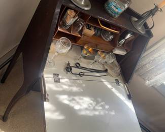 Cute little desk with compartments