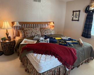 Henredon Circa 76 Drum Table, Lefton Cherub Planter