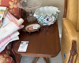 Duncan Phyfe - Style Pedestal Table 