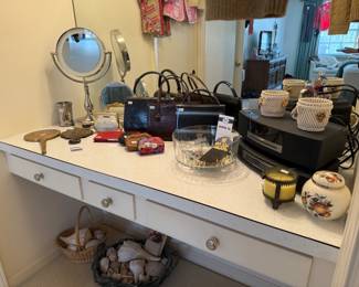 Vanity Mirror, Vtg Handheld Mirror, Coin Purse, Women's Purses, Misc Brooches