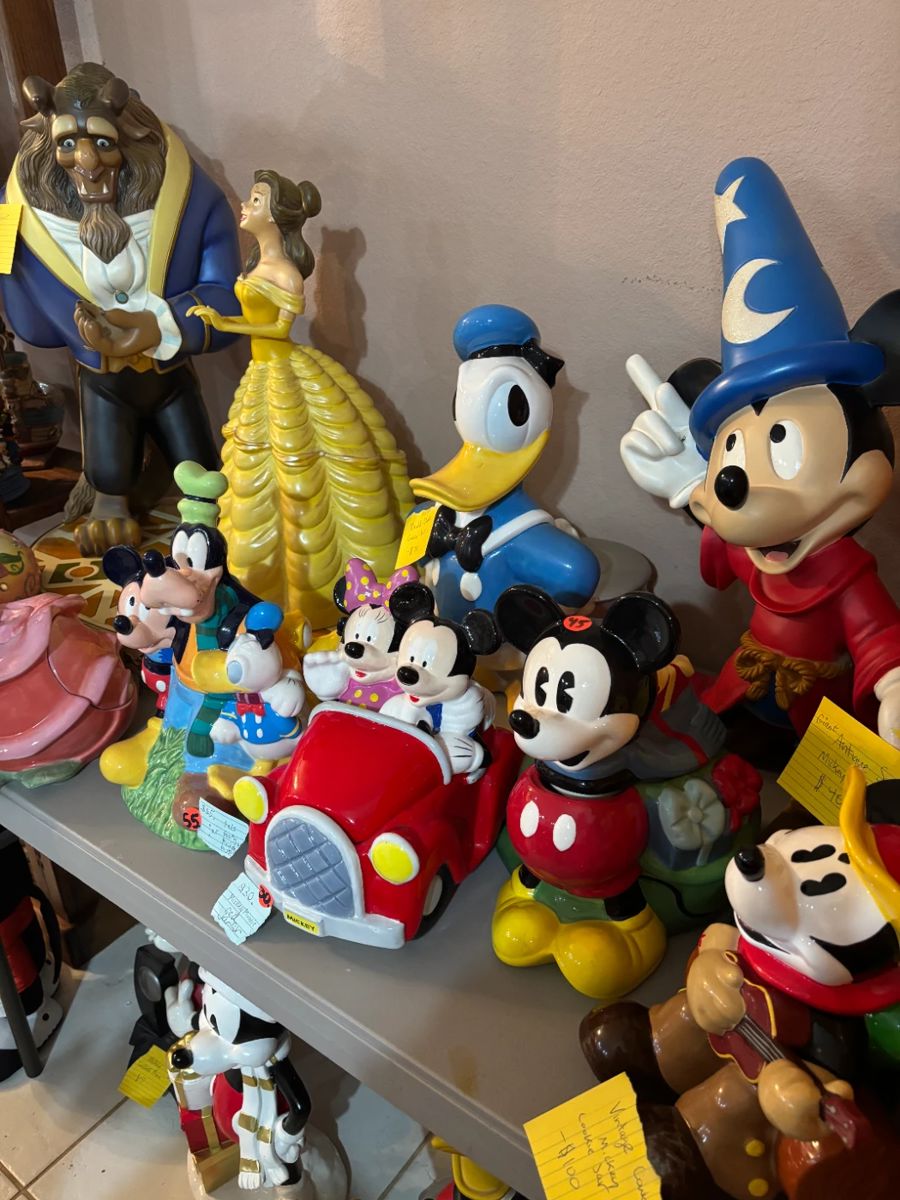 Disney large figurines