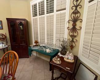 Crystal, glassware, serving sets, collectible porcelain dolls/figurines