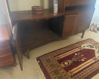 so MUCH STORAGE IN THIS WALL UNIT 