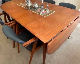 MID CENTURY MODERN TEAK DROP LEAF  DINNING TABLE( WITH  1 LEAF NOT SHOWN IN THIS PIC) -6 CHAIRS  
