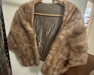QUALITY MINK STOLE 