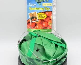 117 TopsyTurvyUpsideDownTomatoPlanter