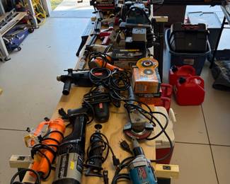 Multiple peer tools. Quality working condition!  