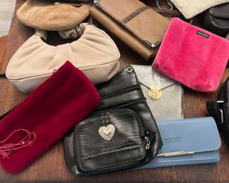 Purse and hand bags. 