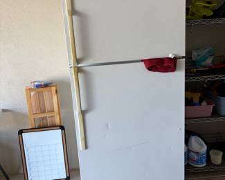 Great clean working Fridge! Priced to sell! 