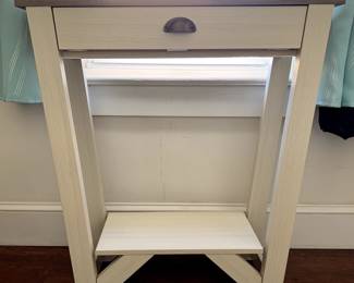 Entry way table