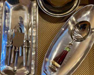 Aluminum serving items