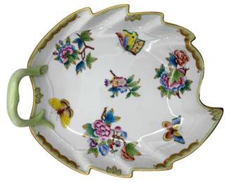 HEREND Queen Victoria large leaf cracker tray