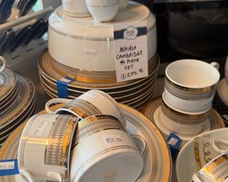 Mikasa Cambridge 44 Piece Set