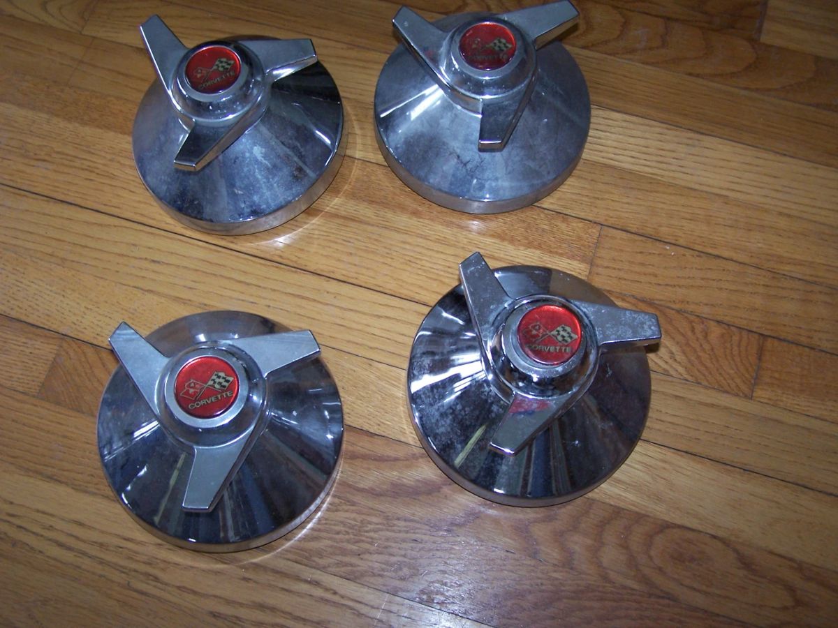 CORVETTE SPINNER HUBCAPS