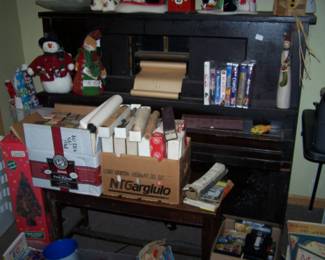 PLAYER PIANO & ROLLS