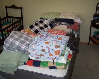 TWIN BED & BEDDING