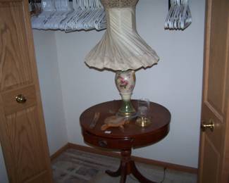 MAHOGANY LAMP TABLE & 1940s LAMP