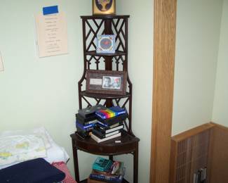 MAHOGANY CORNER STAND
