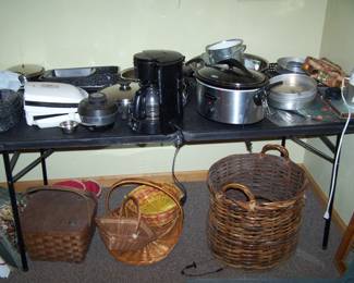 KITCHEN ITEMS & BASKETS