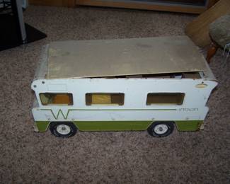 WINNEBAGO "INDIAN" TOY CAMPER