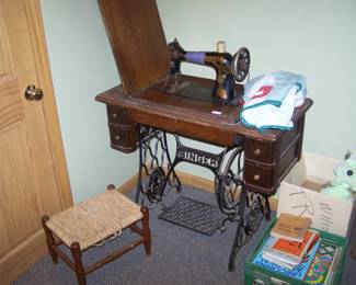 OLD SINGER SEWING MACHINE & RUSH-TOP STOOL