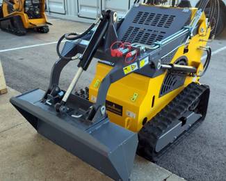 2025 Landhonor LDR-T460K1 Mini Skid Steer Loader, Unused 