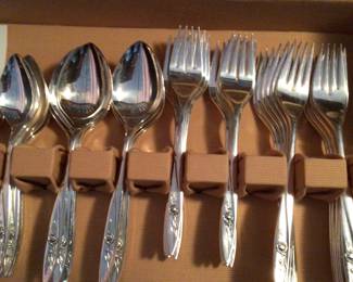 Midcentury 12 piece setting COMMUNITY Silver plate in original wooden box