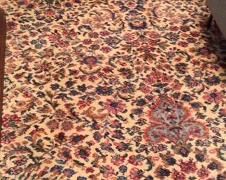 Like new
5.8x9 Karastan New Zealand wool rug. Pattern Persian Vase